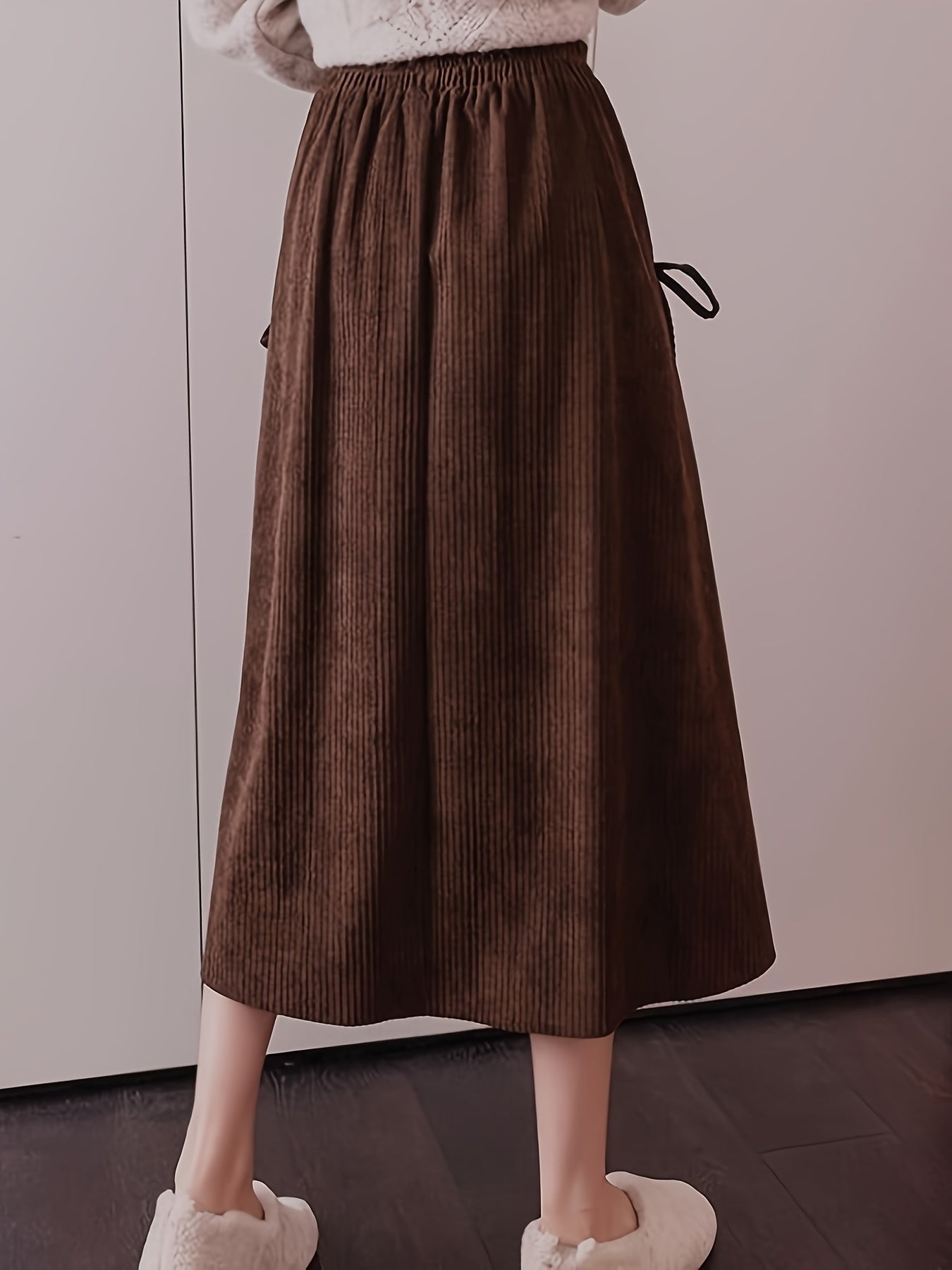 Damen Midirock Braun mit elastischem Bund und seitlichen Bindedetails