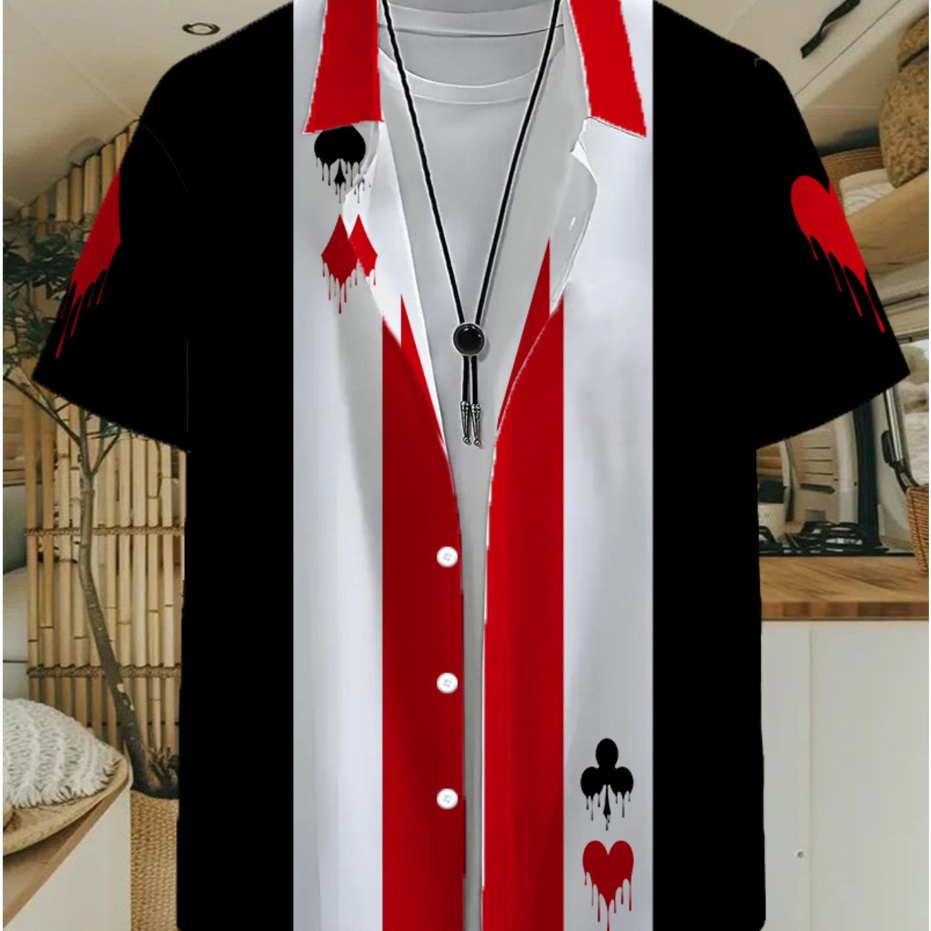 Herren Kurzarm Freizeithemd mit Spielkarten-Motiv und Knopfleiste – Stilvolles Party- und Freizeitshirt