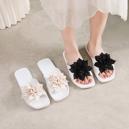 Damen Blumen-Slipper Sandalen – Verspielte Sommerschuhe mit Blütenapplikation