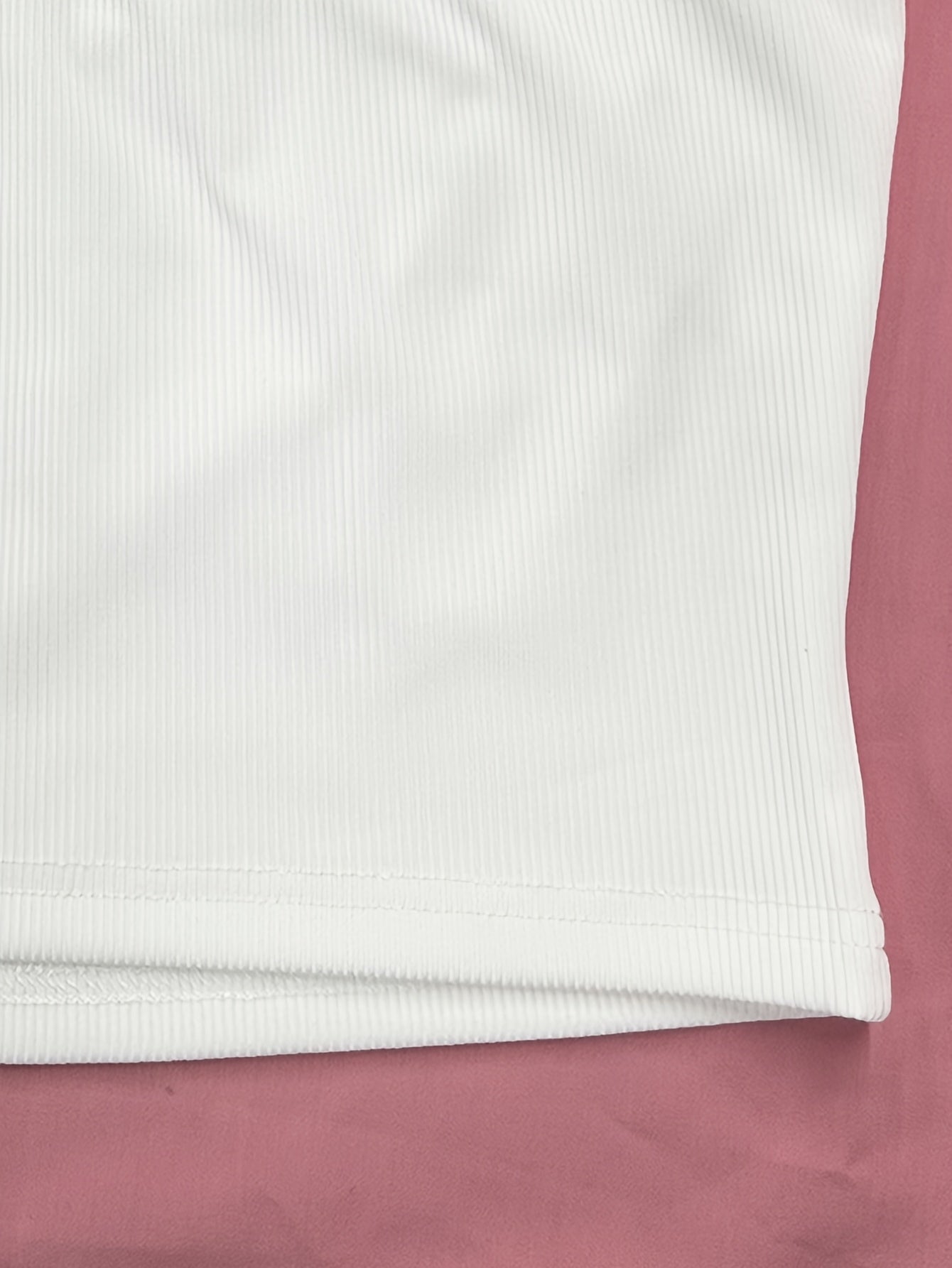 Damen Zweiteiler Set – Modernes, elegantes Top mit Wickelkragen und High-Waist Shorts, modischer Freizeit-Look