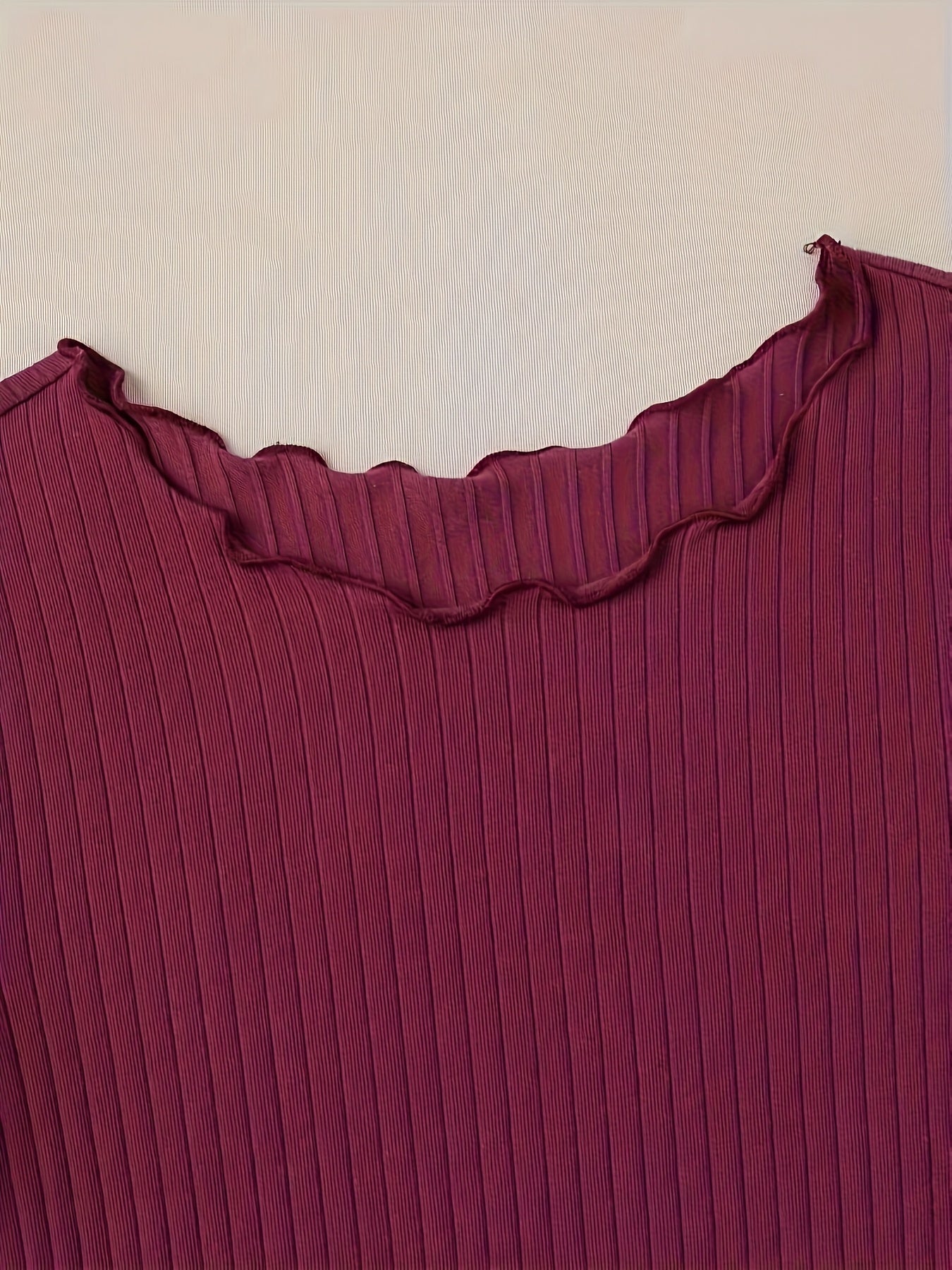 Damen Basic T-Shirt mit kurzen Ärmeln und Rippstruktur – Modisches Alltags-Oberteil mit Wellenkante