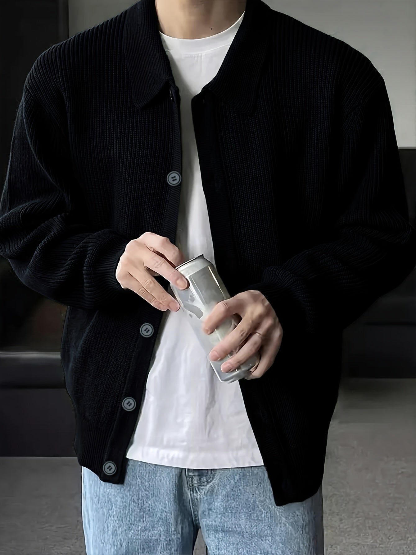 Gerippte Strickjacke mit Reverskragen und Knöpfen für Herren