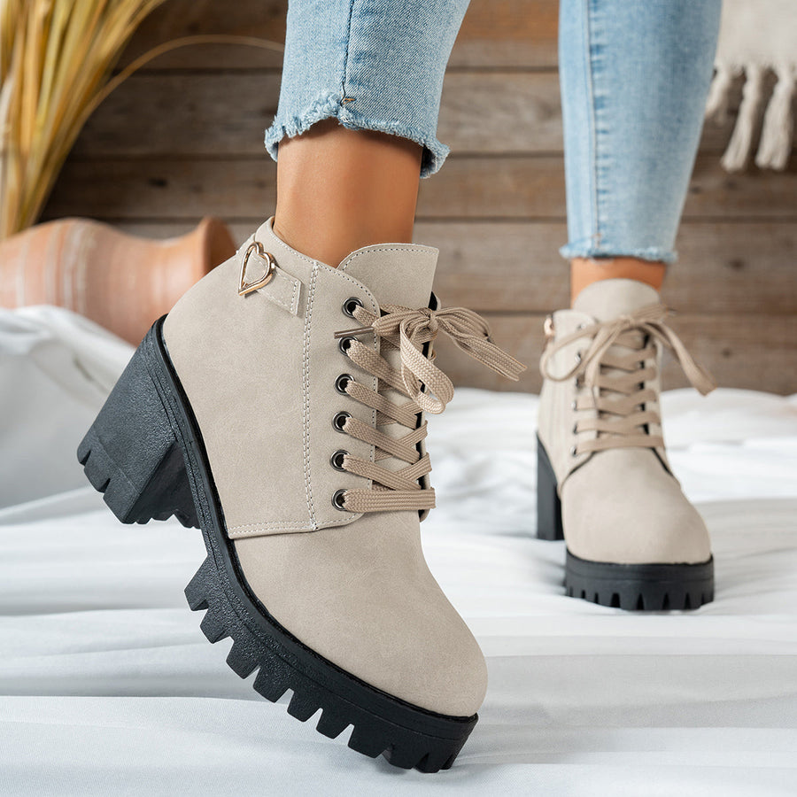 Damen Schnürstiefeletten mit Blockabsatz und Herz-Detail