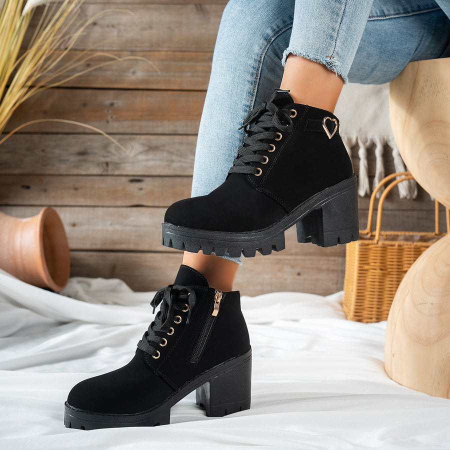 Damen Schnürstiefeletten mit Blockabsatz und Herz-Detail