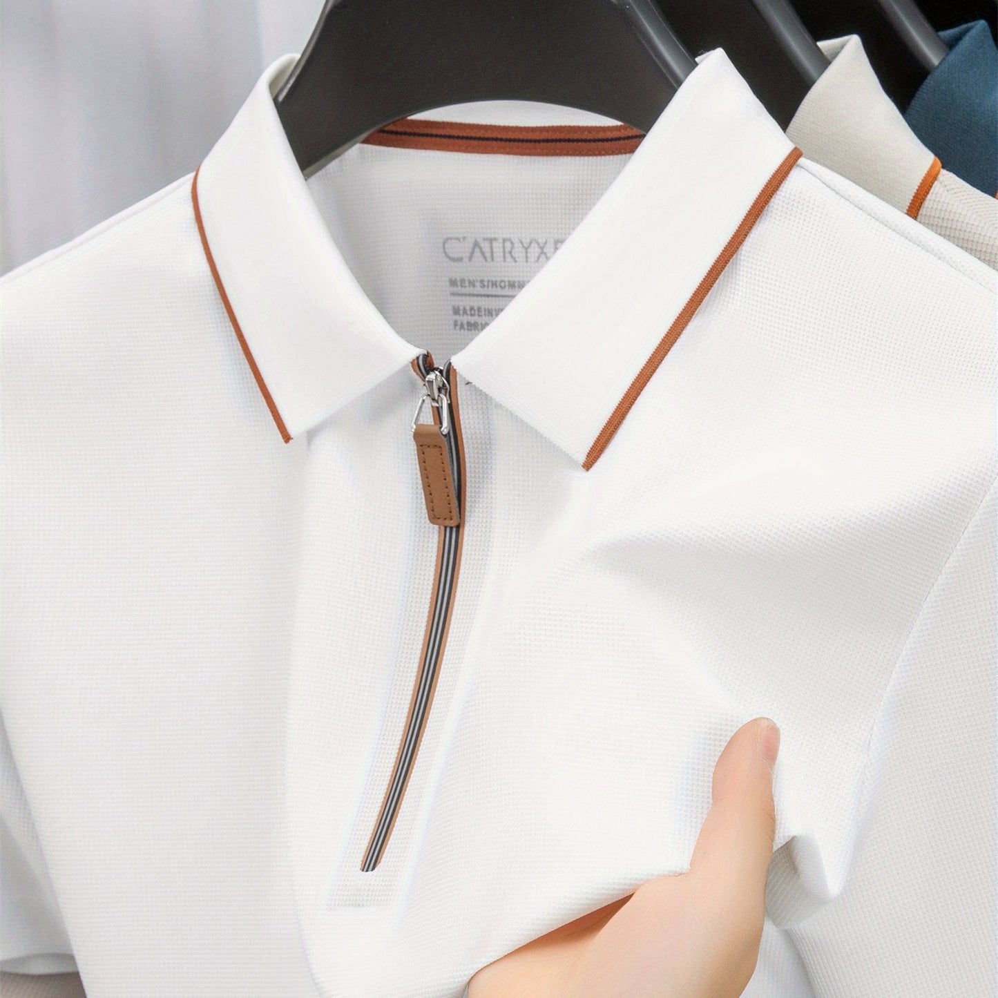 Herren Polohemd mit Reißverschluss und Kontrastpaspel – Modernes Freizeit- und Business-Design