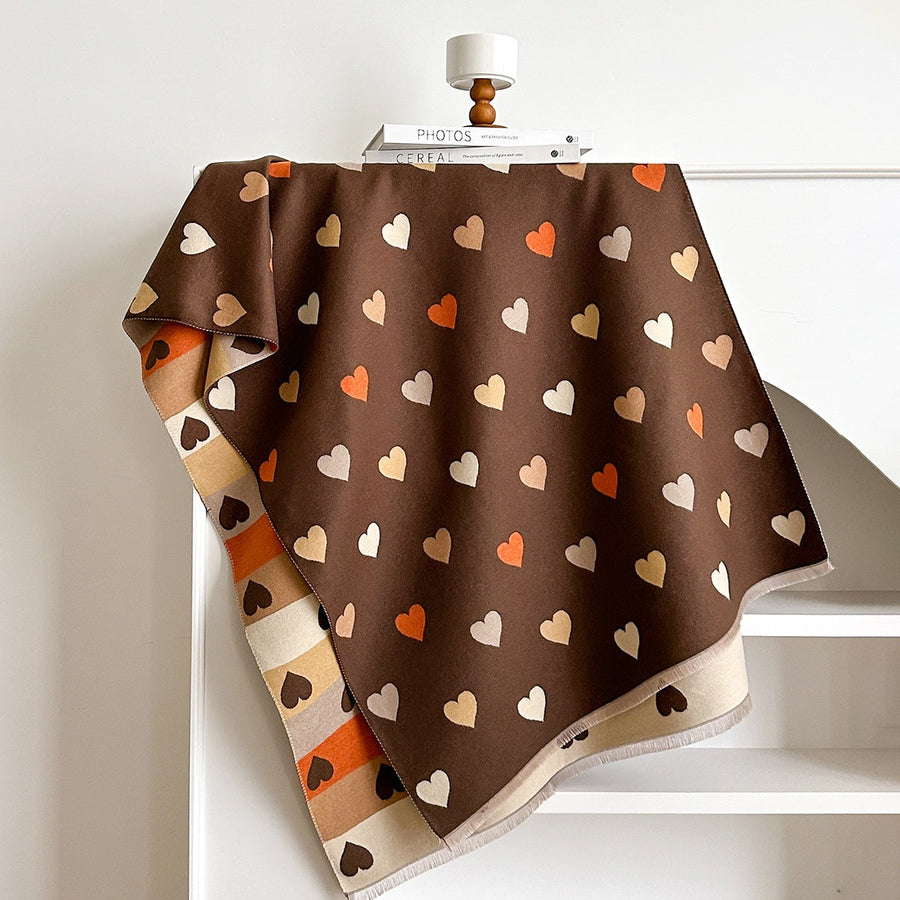 Weicher Schal mit Herzchenmuster – Warmer Winterschal mit Fransenenden