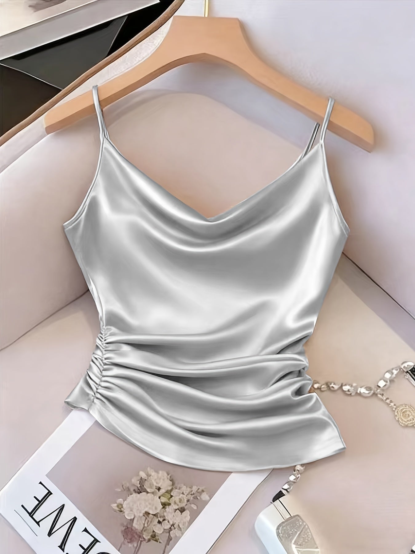 Damen Satin-Top mit Wasserfallausschnitt und Raffungen – Elegantes Camisole für besondere Anlässe