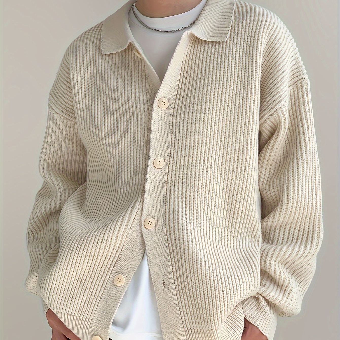 Gerippte Strickjacke für Herren mit Knopfleiste, Polo-Kragen, Langarm