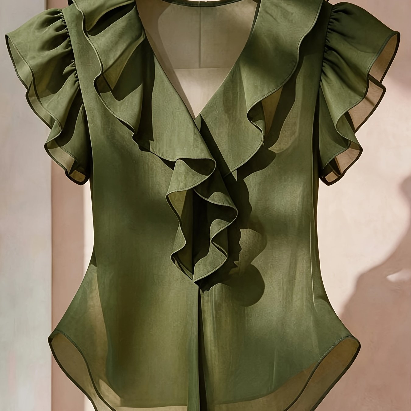 Damen Rüschenbluse mit V-Ausschnitt und Volantärmeln – Eleganter Stil für Büro und besondere Anlässe