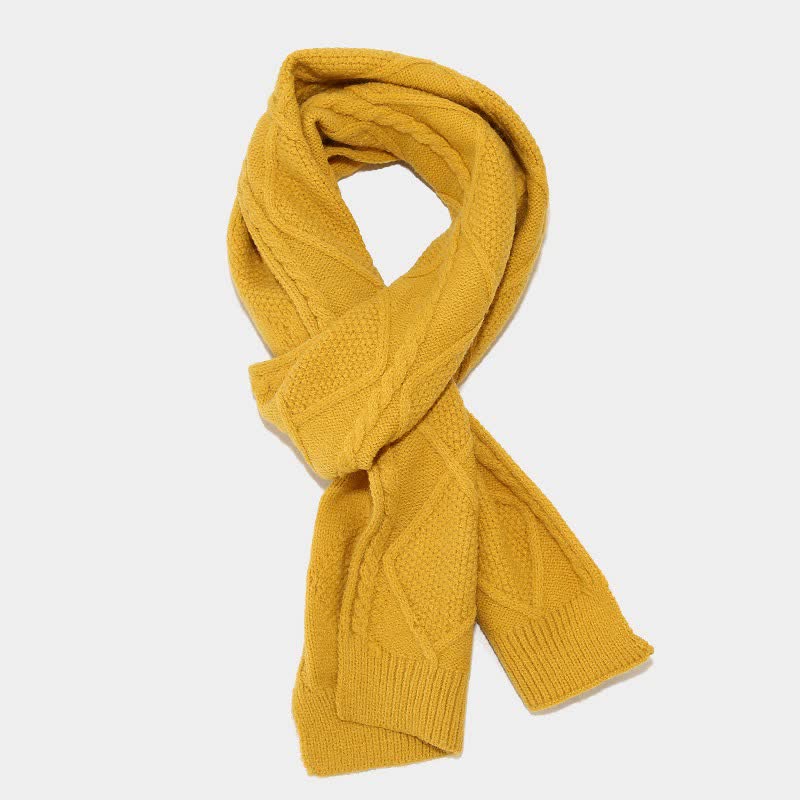 Wintermutsenset met gebreid patroon, pompon, sjaal en touchscreenhandschoenen