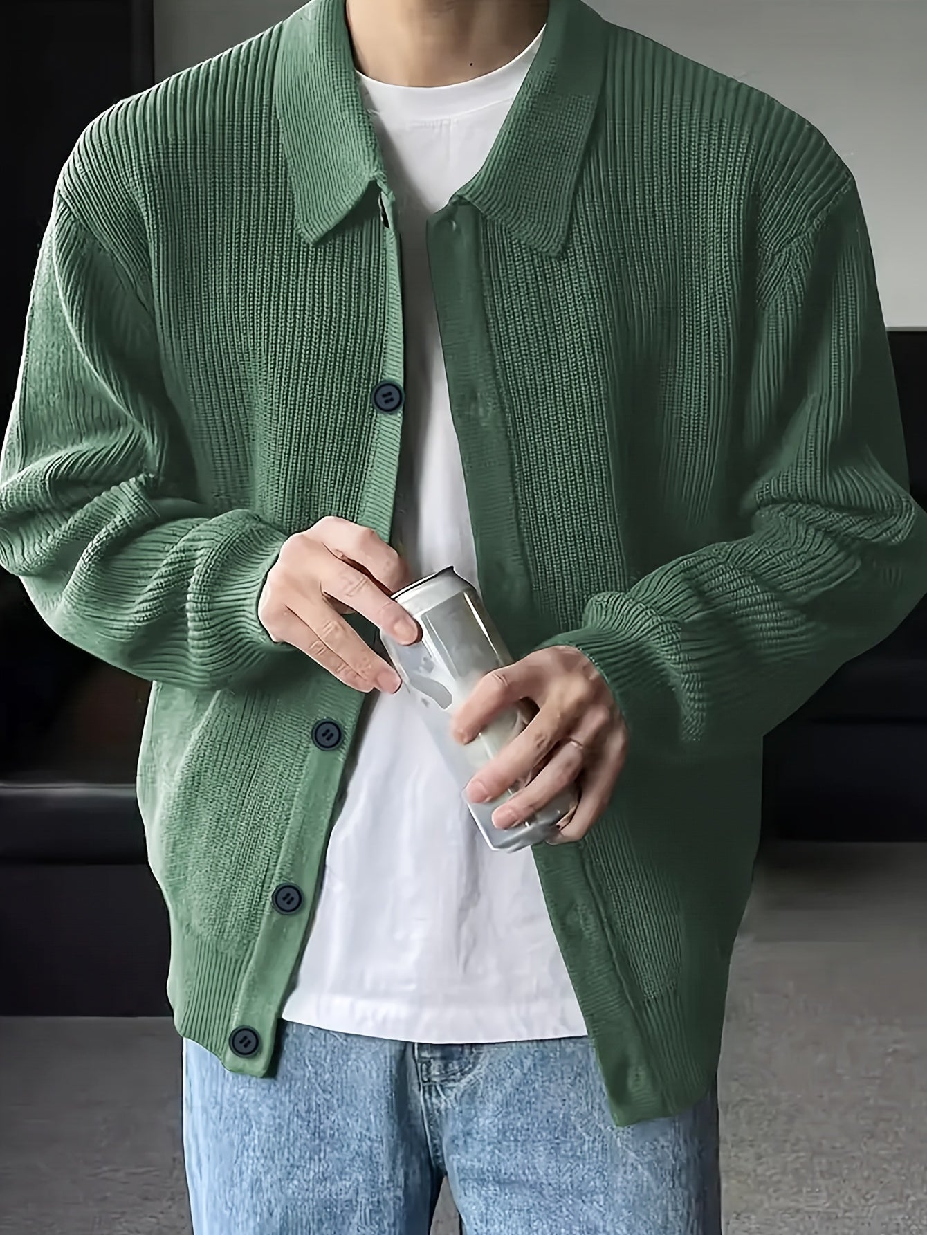 Gerippte Strickjacke mit Reverskragen und Knöpfen für Herren