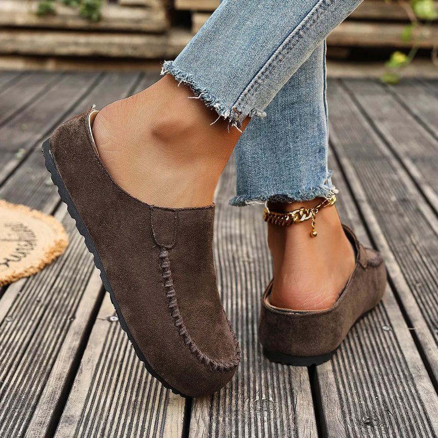 Mocassinpantoffels voor dames met sierstiksels en open hiel