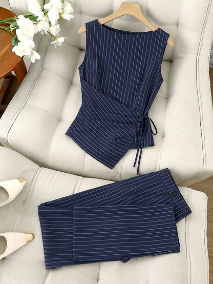 Damen Business Set mit Nadelstreifen – Ärmelloses Wickel-Top und Elegante Hose