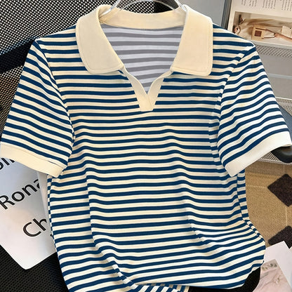 Damen Polo-Shirt mit Streifenmuster und V-Ausschnitt – Stilvolles Kurzarm Top für Freizeit und Alltag